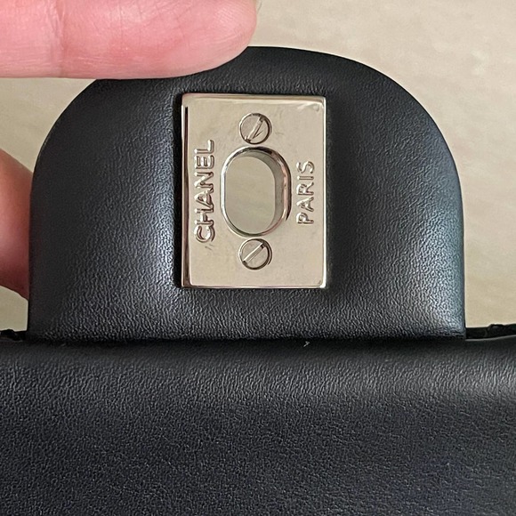 ❌SOLD❌EUC Chanel Classic Flap Mini Square Patent Black Silver HW Crossbody - Picture 15 of 16